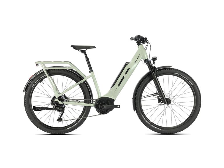 Le Sunn Start Allroad est un vélo électrique conçu pour ceux qui aiment varier les terrains et profiter pleinement de chaque sortie. Aussi à l’aise sur les routes que sur les chemins, il combine c
